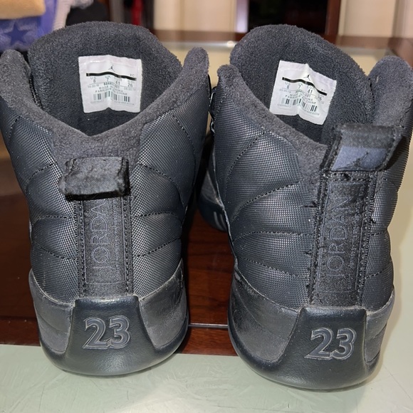 Like New Jordan 12 winter retro - Picture 2 of 4